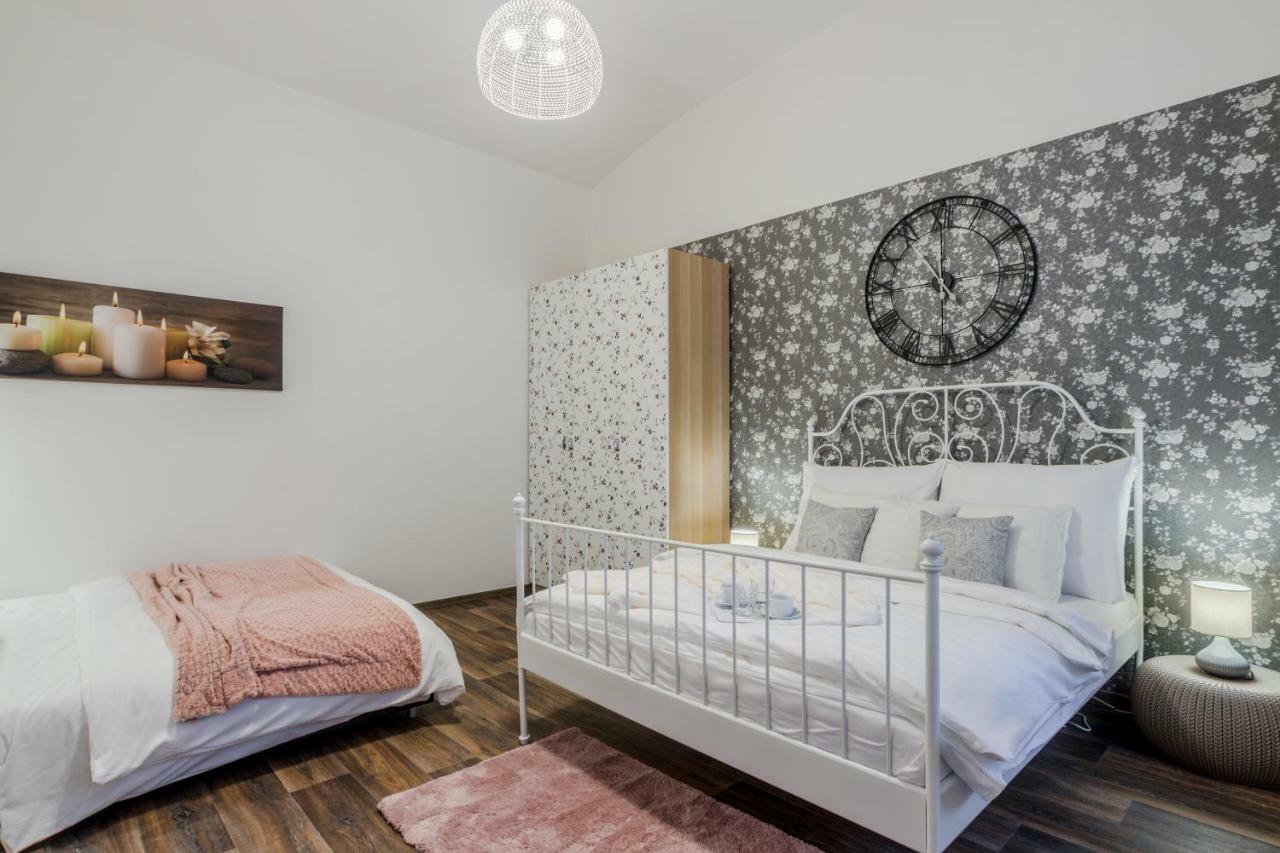 Prague Apt Near Charles Bridge By Michal&Friends Praga Exterior foto