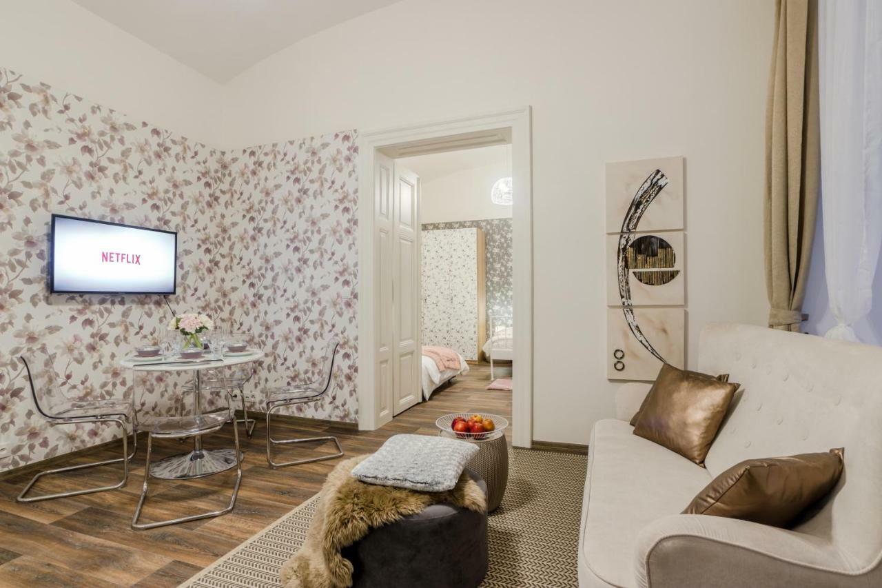 Prague Apt Near Charles Bridge By Michal&Friends Praga Exterior foto